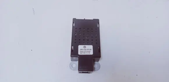 Volkswagen Golf VI Aerial antenna amplifier 5M0035570B BBT251110