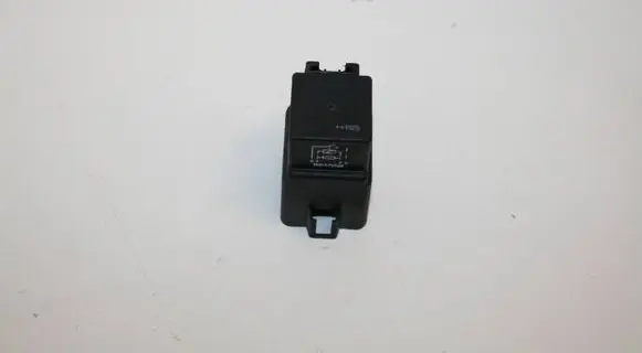 Coolant fan relay