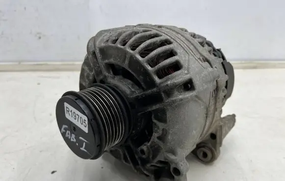 Volkswagen Golf IV Generator/alternator 045903023a 0124515022