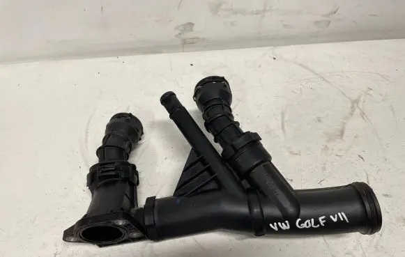 Volkswagen Golf VII Engine coolant pipe/hose 04L121071
