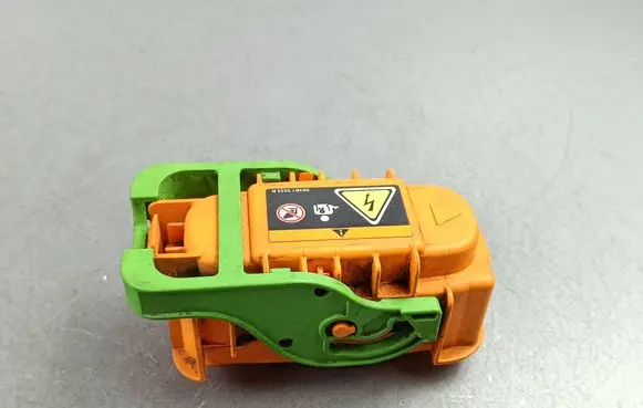 Renault Arkana Battery relay fuse 