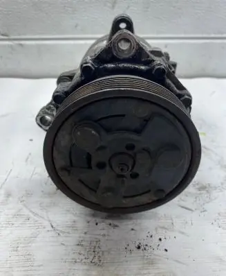 Volkswagen Golf IV Air conditioning (A/C) compressor (pump) 1J0820803F
