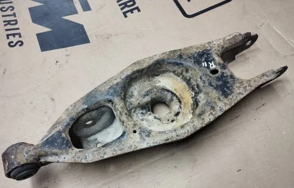 Chrysler Pacifica Rear upper control arm/wishbone