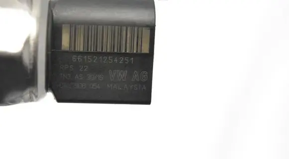 Volkswagen Golf VII Fuel pressure sensor 04L906054