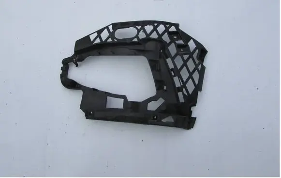 Volkswagen PASSAT B8 Front bumper mounting bracket 3G0807177G