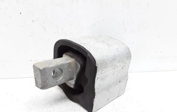 Mercedes-Benz E W212 Engine mount bracket A2122401818