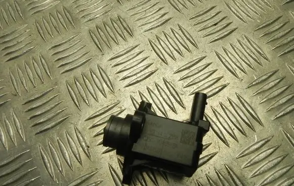 Ford Edge I EGR valve CJ5G9U465BA VD17068