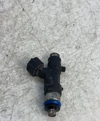 Audi A4 S4 B8 8K Fuel injector 0280158235