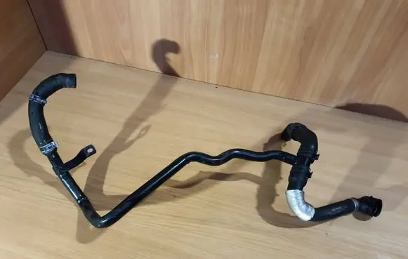 Volkswagen Tiguan Engine coolant pipe/hose 04L121065BH