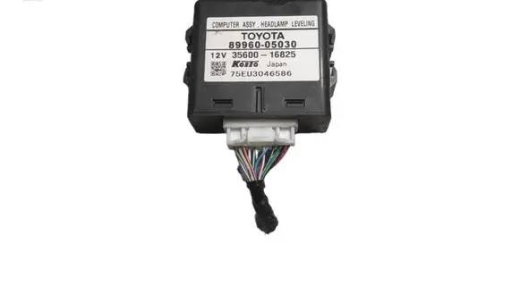 Toyota Avensis T250 Light module LCM 8996005030 3560016825 75EV3046586