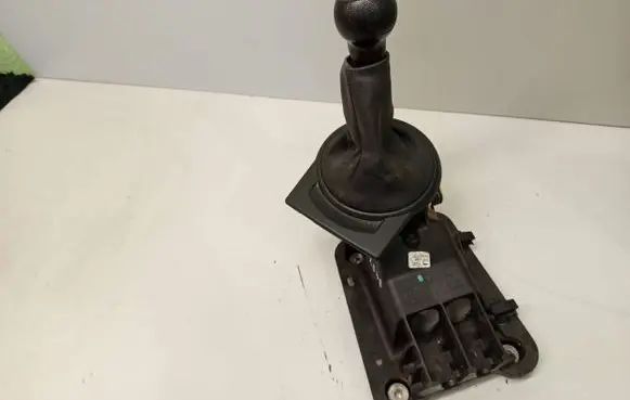 Citroen C4 I Gear shifter/selector 9685817180
