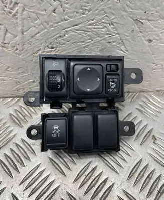 Nissan Juke I F15 Wing mirror switch p10020 b48600
