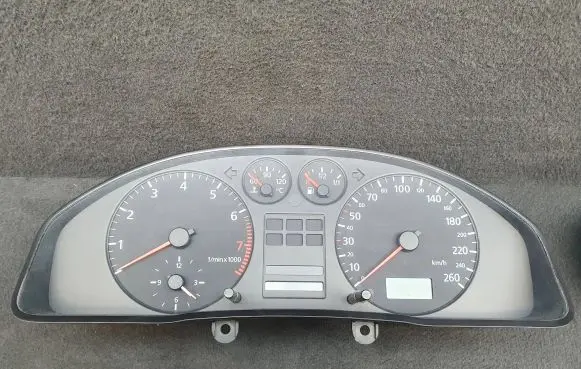 Audi A4 S4 B5 8D Speedometer (instrument cluster) 8D0919861H