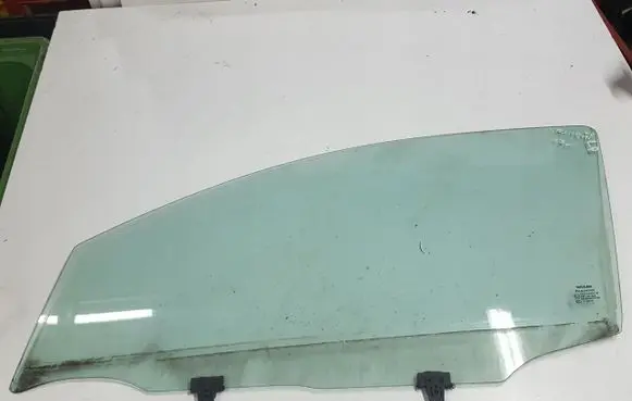 Nissan Qashqai+2 Sliding door window/glass 