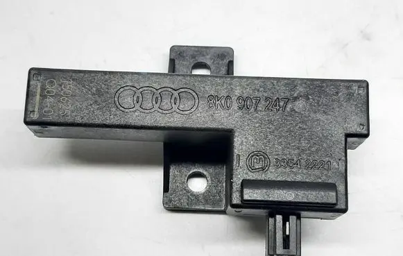 Audi A6 C7 Keyless system antenna 8K0907247