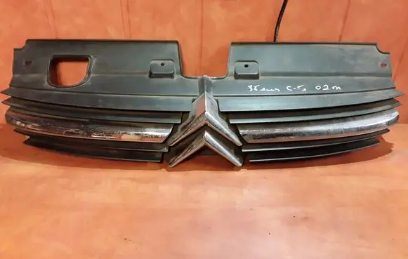 Citroen C5 Front bumper upper radiator grill 9636751980