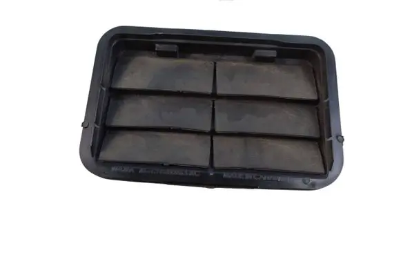 Ford Fusion II Quarter panel pressure vent AG13B280B63 AG13B280B63AC W409A
