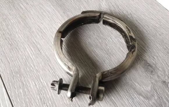Mercedes-Benz R W251 Muffler pipe connector clamp 