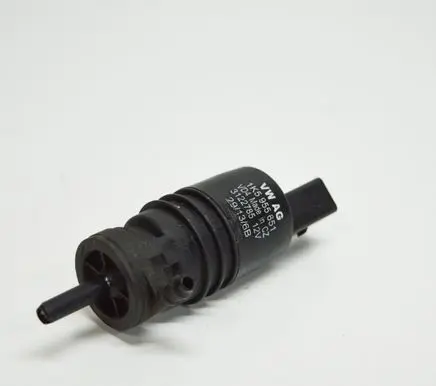 Volkswagen Jetta VI Windscreen/windshield washer pump 1K5955651