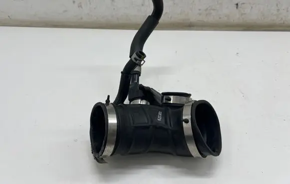 Nissan X-Trail T33 Air intake duct part 6UM03 6UM05