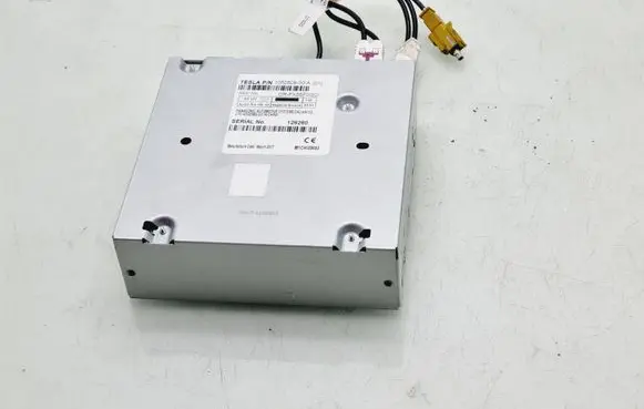 Tesla Model S Radio/CD/DVD/GPS head unit 105260900A CRFX55F0GD