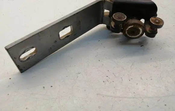 Ford Transit Sliding door middle roller runner 