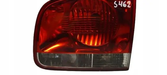 Volkswagen Touareg I Tailgate rear/tail lights