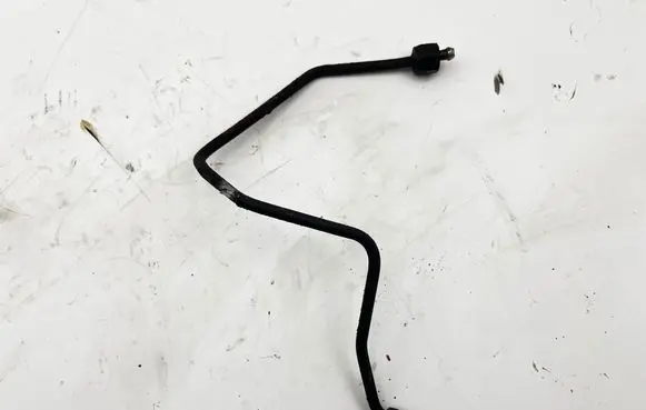 Toyota Land Cruiser (J120) Fuel injector supply line/pipe
