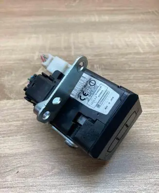 Toyota Corolla Verso AR10 Ignition lock 626399000 WITHPLUG