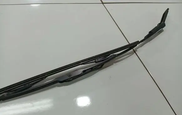 Opel Astra G Front wiper blade arm 90559553