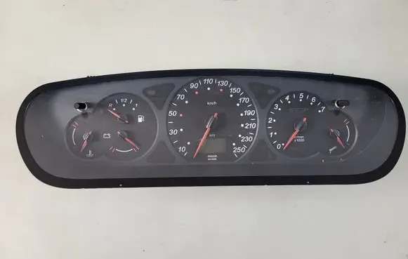 Citroen C5 Speedometer (instrument cluster) 9635289280