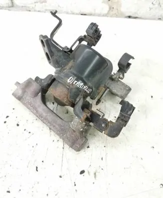 Toyota Avensis T270 Engine mount bracket