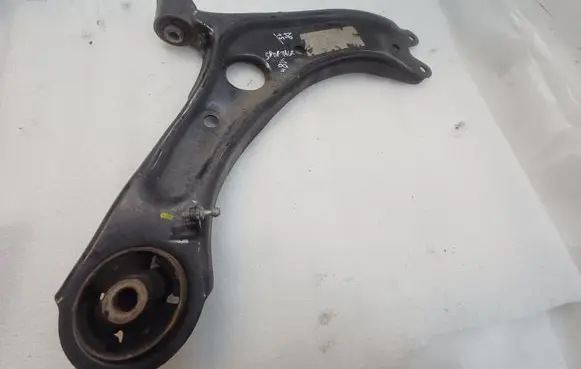 KIA Sportage Front lower control arm/wishbone