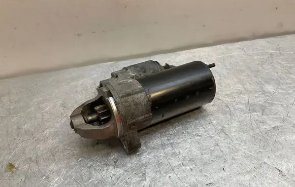 BMW 5 E60 E61 Starter motor 7536690 0001108208