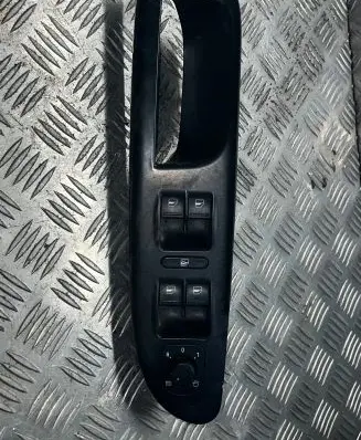 Volkswagen PASSAT B6 Front door window switch trim 3C1867171B