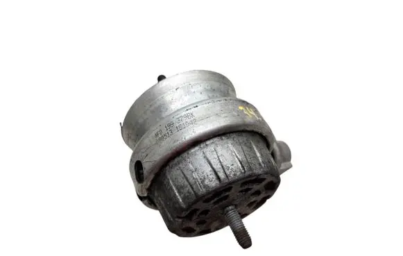 Engine mount bracket