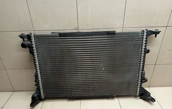 Audi A4 S4 B8 8K Coolant radiator 8K0121251R