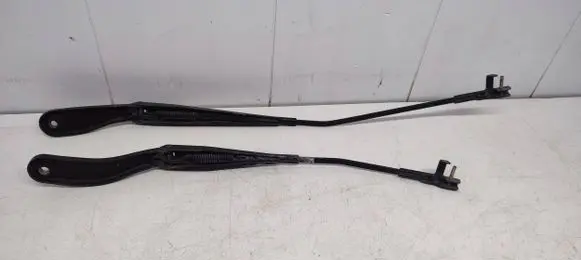 Volvo S40 Front wiper blade arm 30698239 8620200