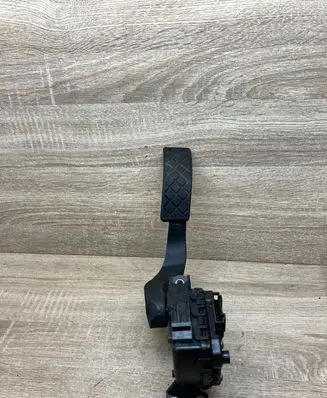 Audi A4 S4 B6 8E 8H Accelerator throttle pedal 8E1721523F 6PV00837601