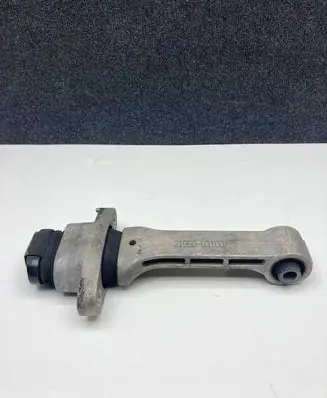 Hyundai Tucson TL Engine mount bracket 21950D3100