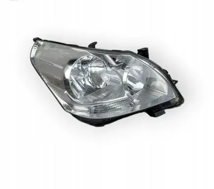 Toyota Verso Headlight/headlamp 811100F090 811