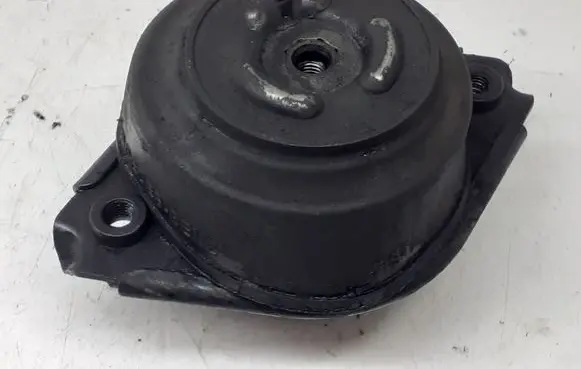 Mercedes-Benz ML W164 Engine mount bracket A2512403117