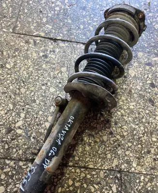 Skoda Octavia Mk2 (1Z) Front shock absorber/damper