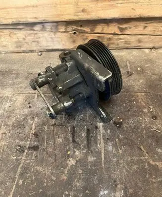 BMW X3 E83 Power steering pump