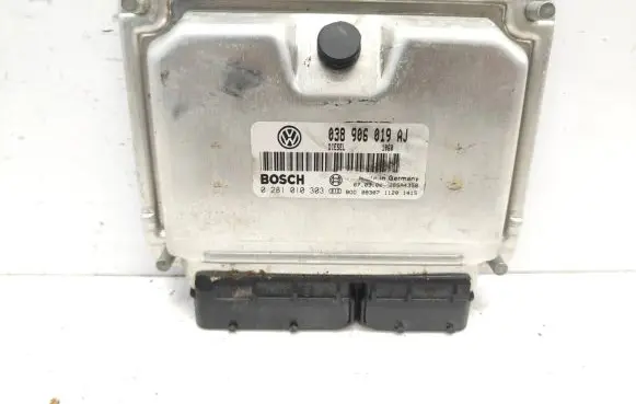Volkswagen PASSAT B5 Engine control unit/module 038906019AJ 0281010303 28SA4358