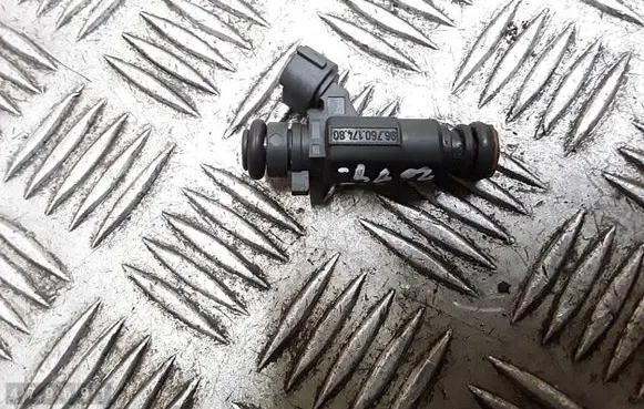 Fuel injector