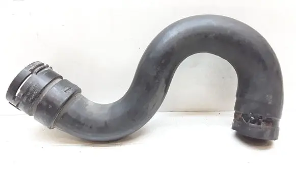 Volvo V70 Engine coolant pipe/hose