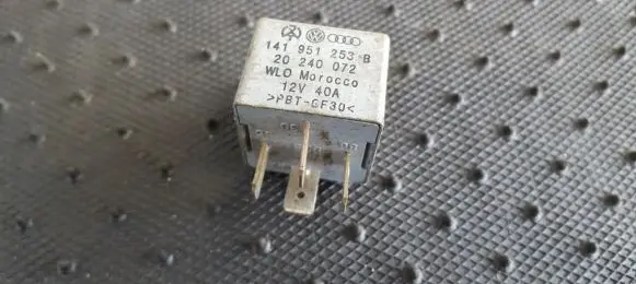 Volkswagen Golf III Other relay 141951253B 20240072