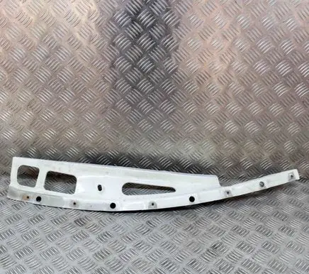 Maserati GranTurismo Fender mounting bracket