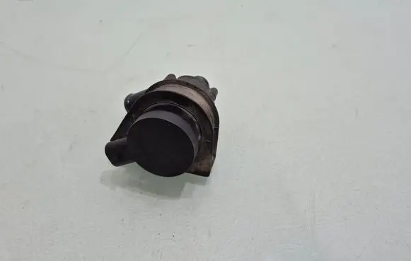 Volvo V50 Electric auxiliary coolant/water pump 